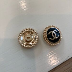 CHANEL Buttons